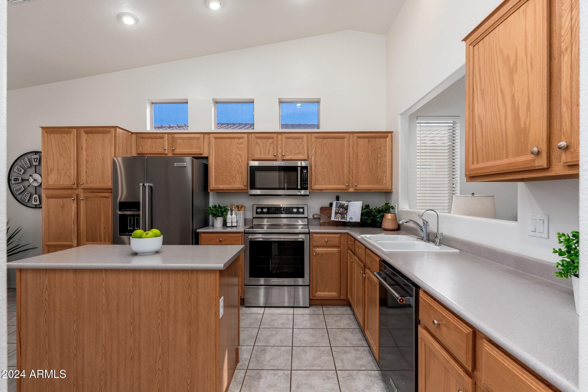 7573 Rugged Ironwood Road Gold Canyon, AZ 85118 - Photo 9 of 34 Kitchen