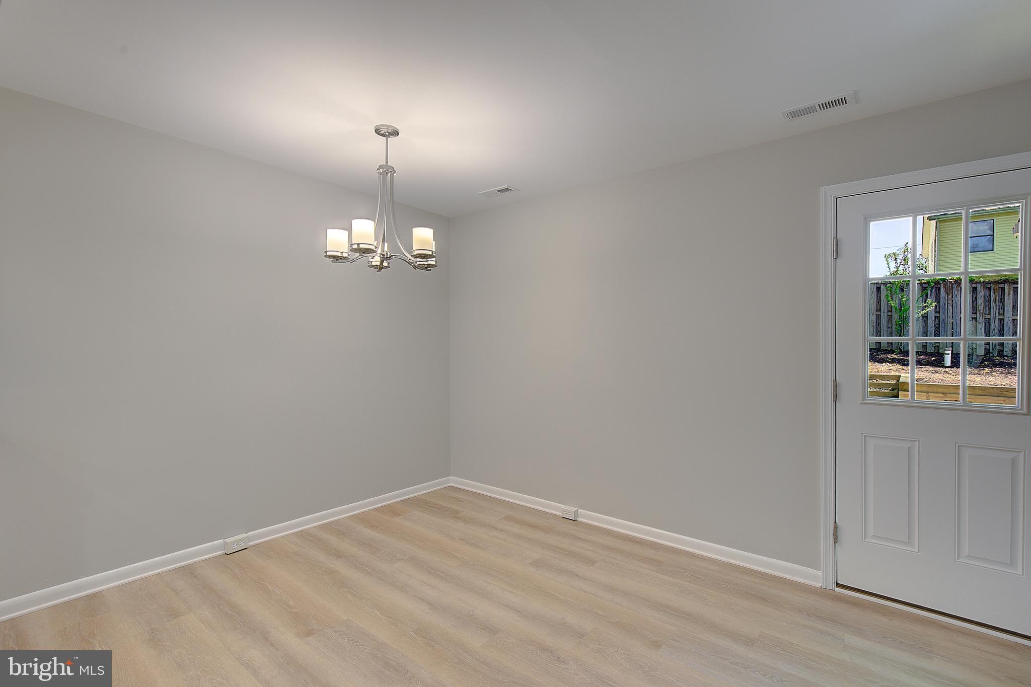 1739 Quantico Road Edgewater, MD 21037 - Photo 13 of 30 Direct access to the patio
