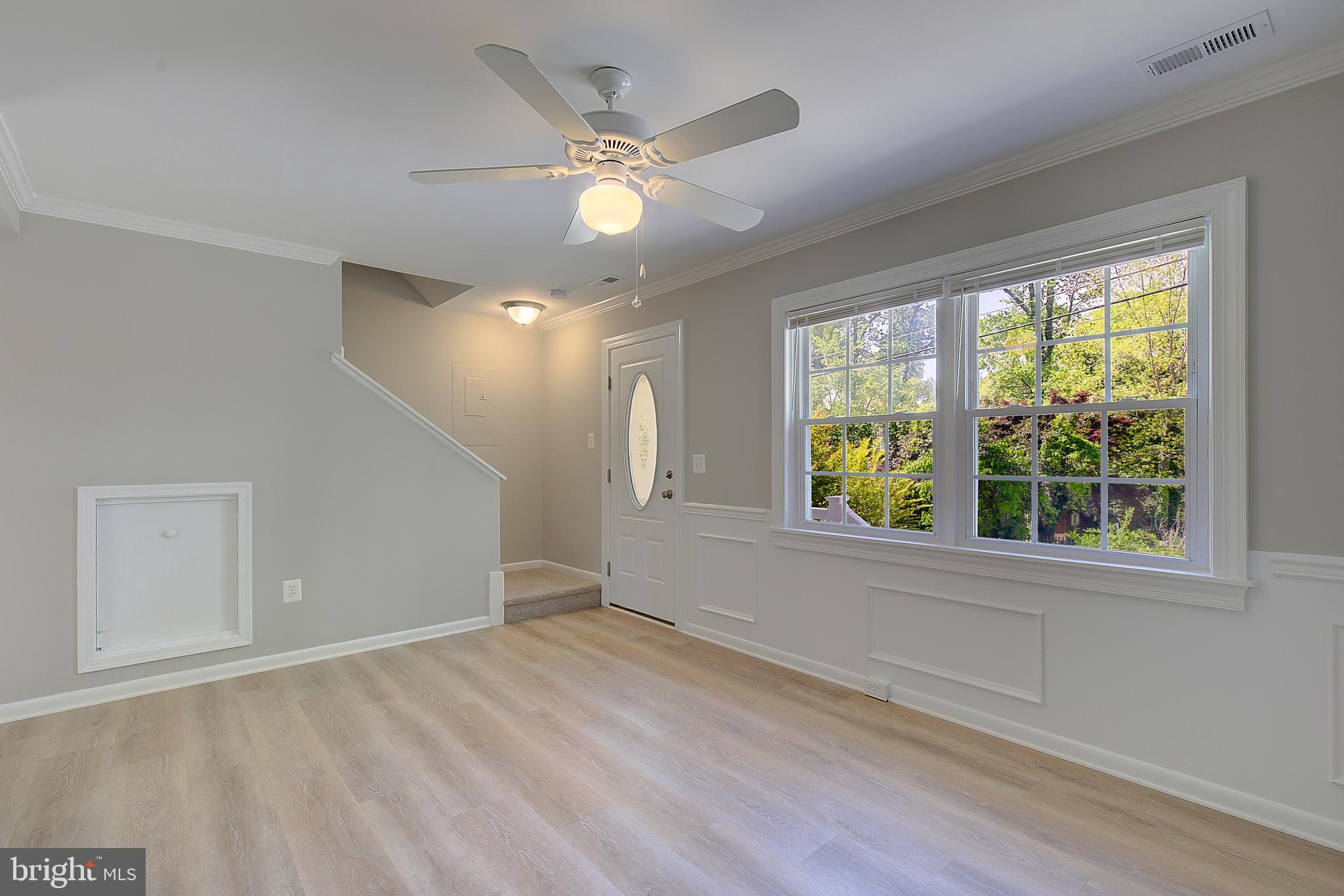 1739 Quantico Road Edgewater, MD 21037 - Photo 3 of 30 Living/family room with large front window