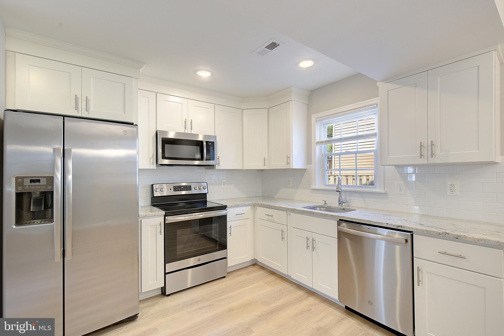 1739 Quantico Road Edgewater, MD 21037 - Photo 6 of 30 Updated kitchen with new appliances