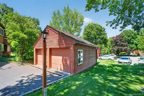 $425,000 | 204 Autumn Lane, Brewster, NY 10509