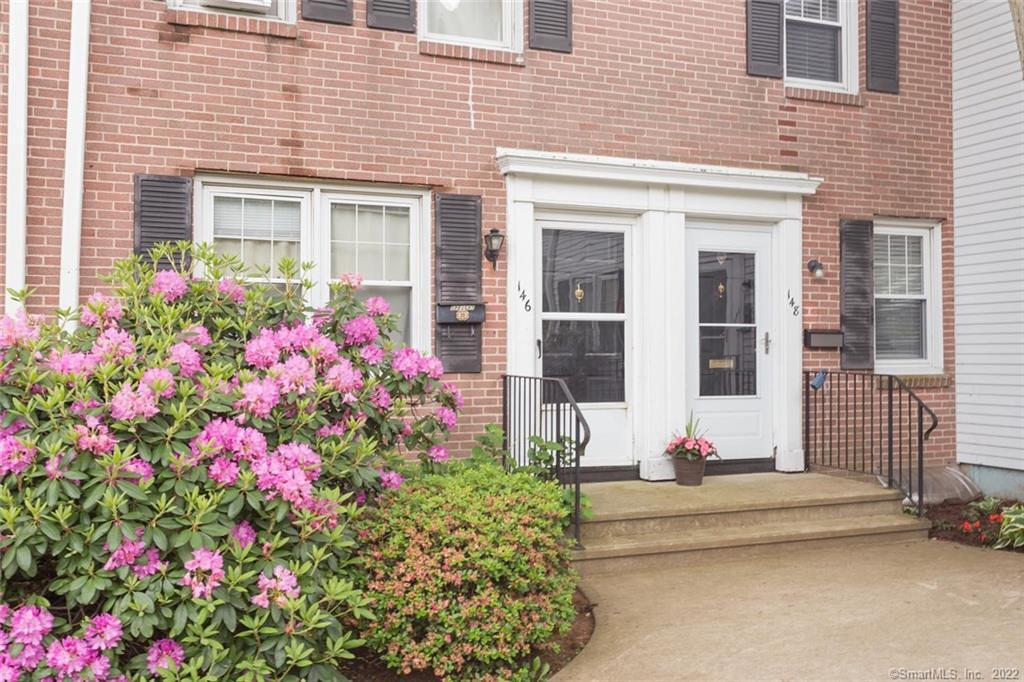 148 Sylvan Knoll Road Stamford, CT 06902 - Photo 1 of 1 Sunny corner unit