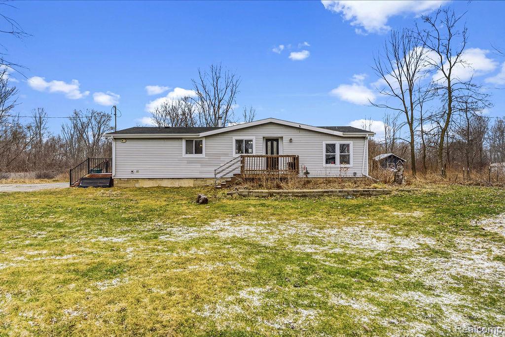 8311 South State Road Bancroft, MI 48414 - Photo 2 of 37