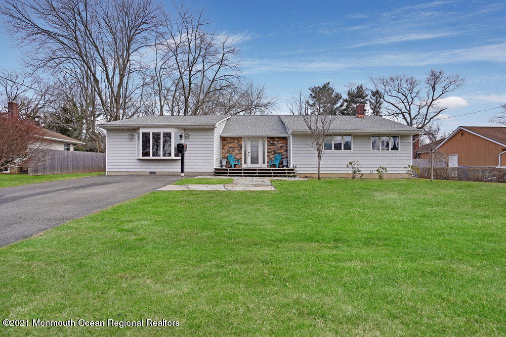 23 Lone Oak Road Middletown, NJ 07748 - Photo 2 of 39 003_dsc02613-dsc02617_1