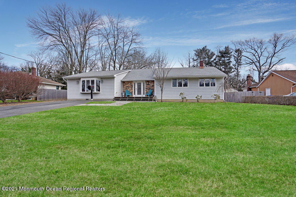 23 Lone Oak Road Middletown, NJ 07748 - Photo 4 of 39 006_dsc02608-dsc02612_1