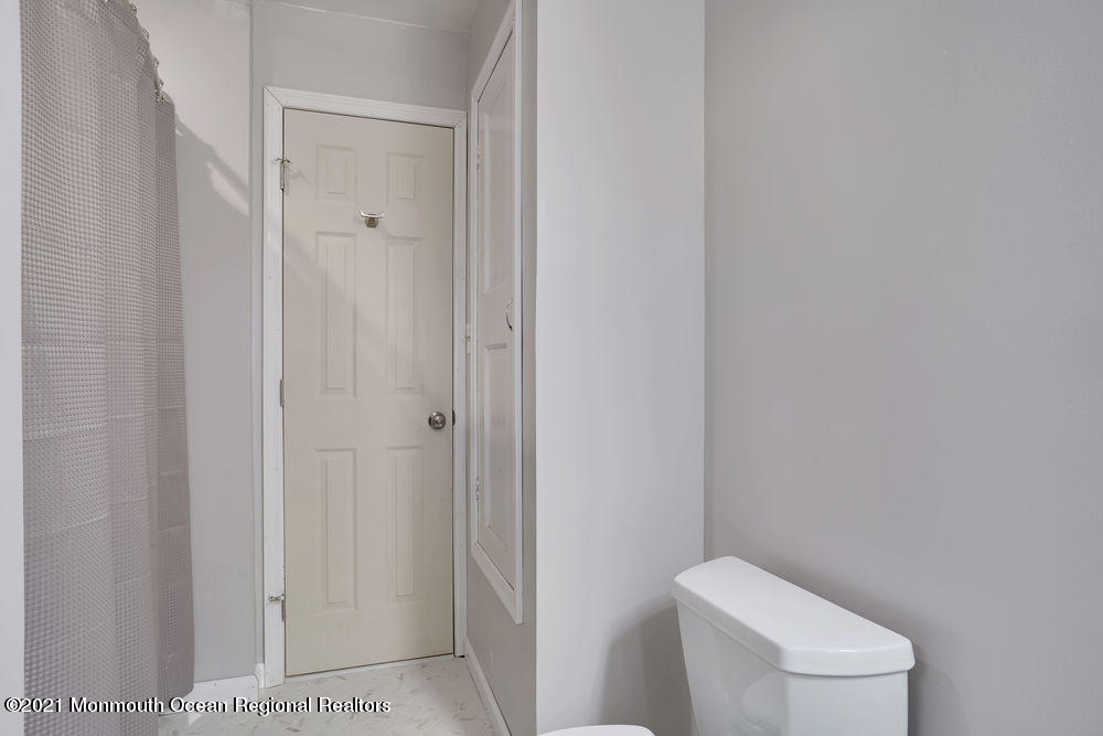 23 Lone Oak Road Middletown, NJ 07748 - Photo 32 of 39 034_dsc02688-dsc02692