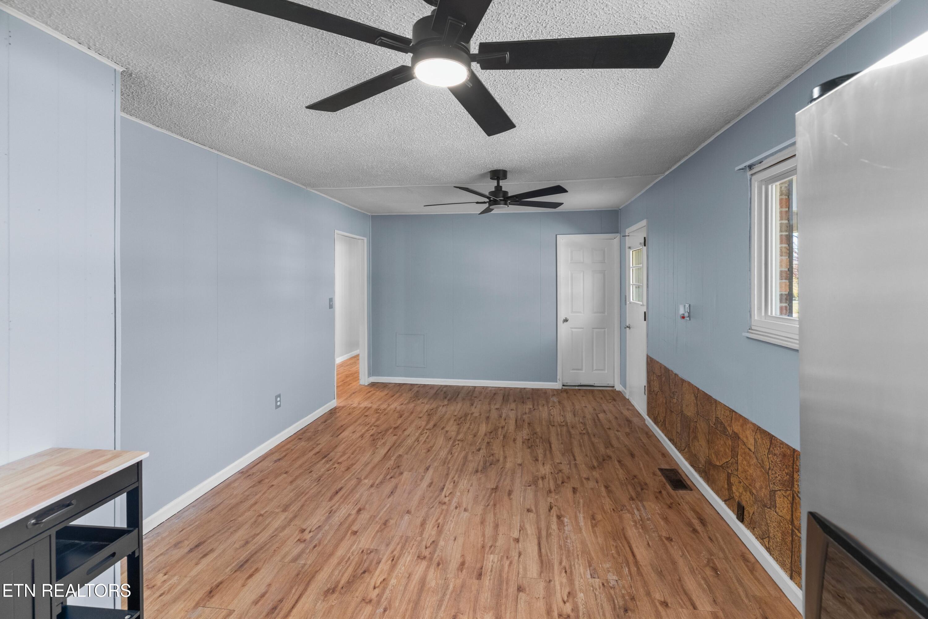 300 Glade Circle Bean Station, TN 37708 - Photo 6 of 37 009-300GladeCircle-BeanStation-TN-37708-