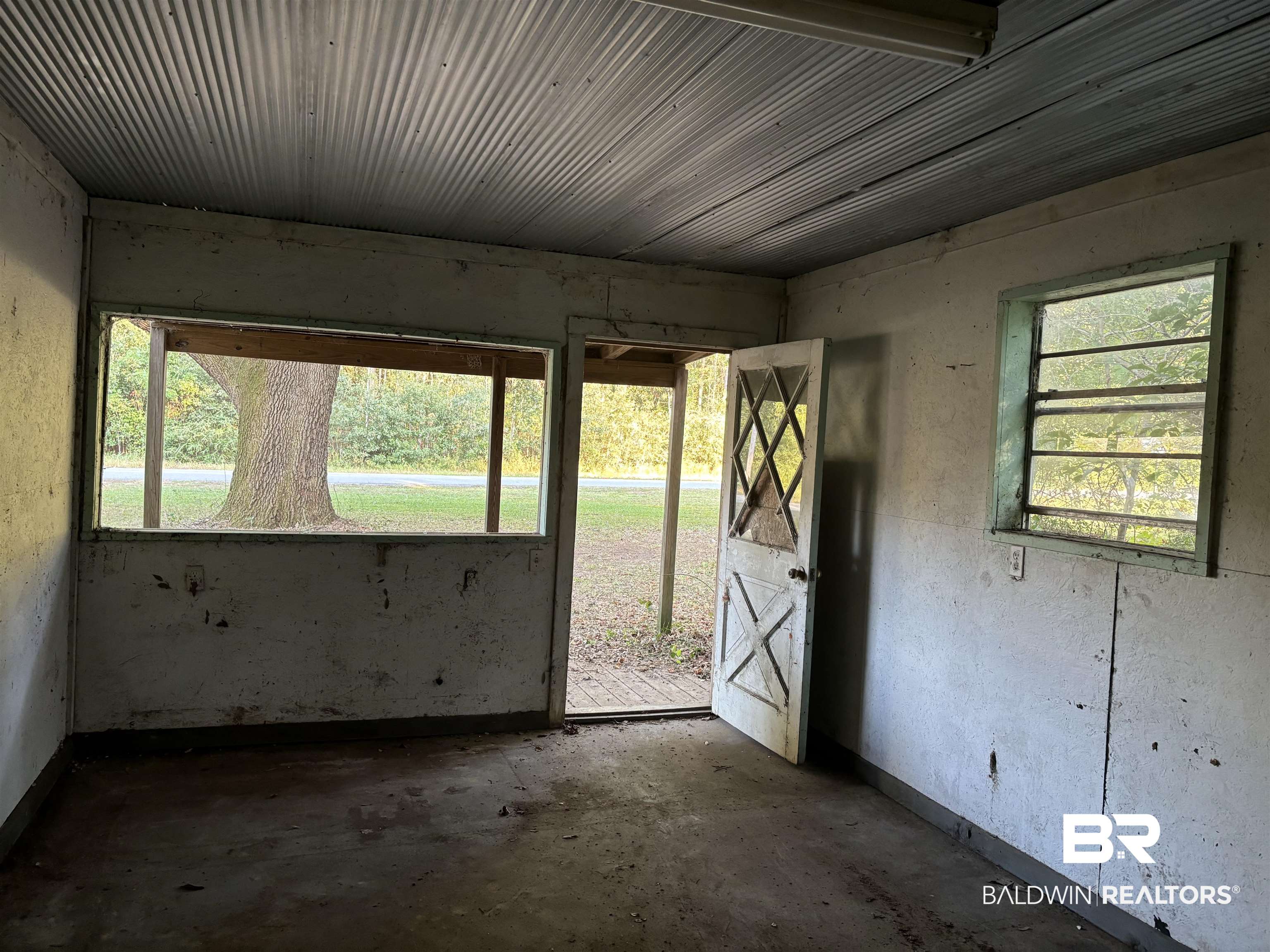 17495 County Road 48 Robertsdale, AL 36567 - Photo 14 of 37 Interior space with concrete floors