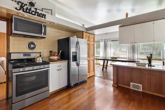 $350,000 | 224 South Kainer Avenue, Barrington, IL 60010