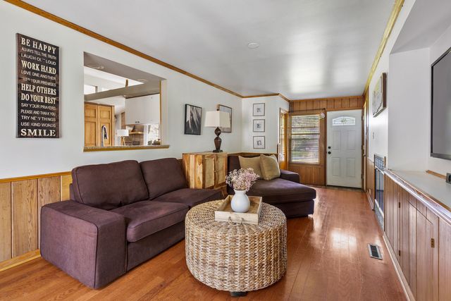 $350,000 | 224 South Kainer Avenue, Barrington, IL 60010