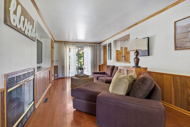 $350,000 | 224 South Kainer Avenue, Barrington, IL 60010