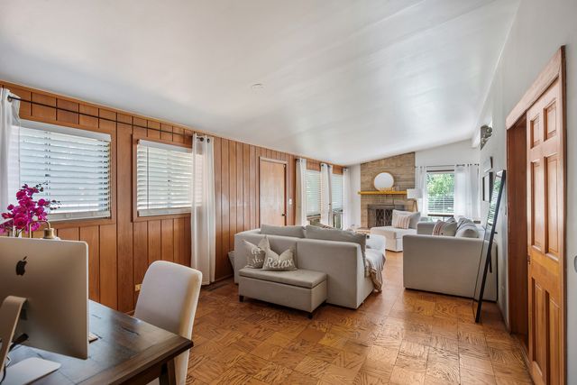 $350,000 | 224 South Kainer Avenue, Barrington, IL 60010