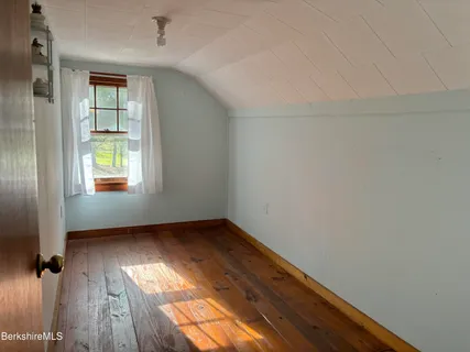 $295,000 | 1114 County Road, Sheffield, MA 01230