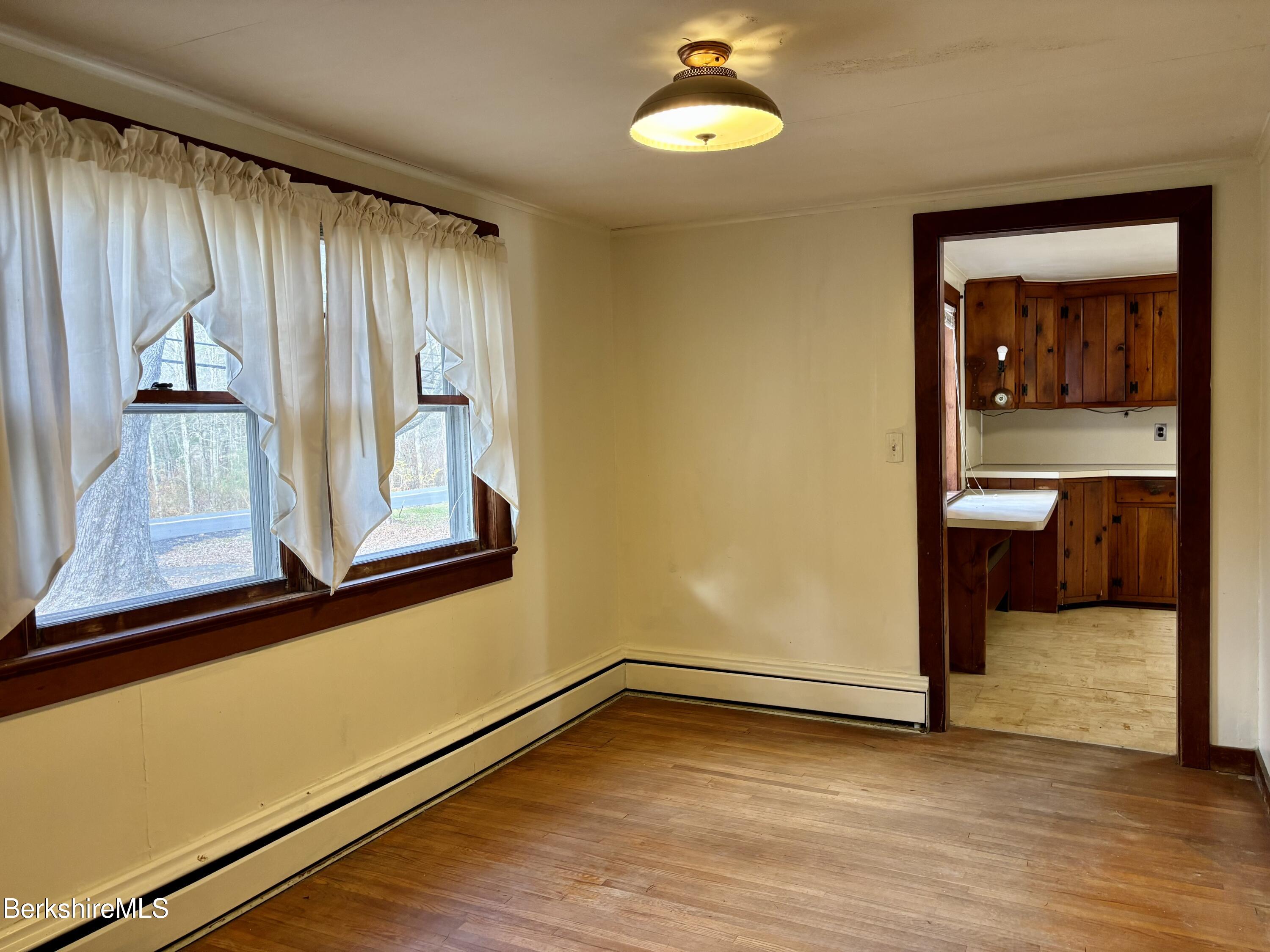 1114 County Road Sheffield, MA 01230 - Photo 6 of 21 Dining