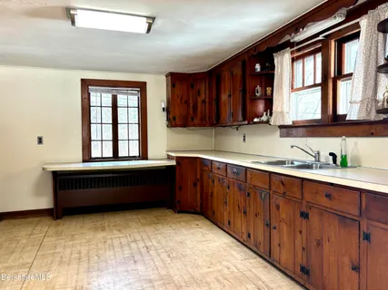 $295,000 | 1114 County Road, Sheffield, MA 01230