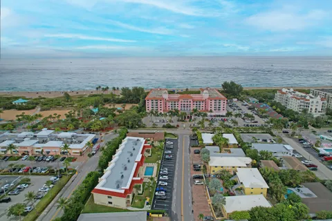 $398,000 | 115 Bamboo Road, Unit 205, Palm Beach Shores, FL 33404