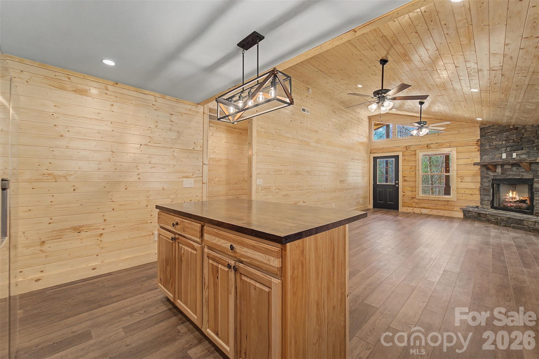 677 Ridgetop Circle Whittier, NC 28789 - Photo 8 of 37 Gallery Image 8