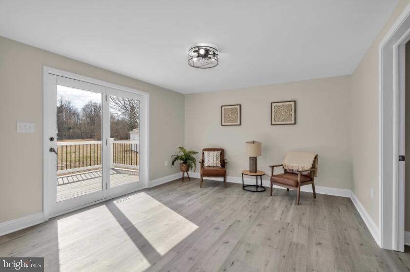 1230 Winslow Road Williamstown, NJ 08094 - Photo 21 of 34 a living room with furniture and a window
