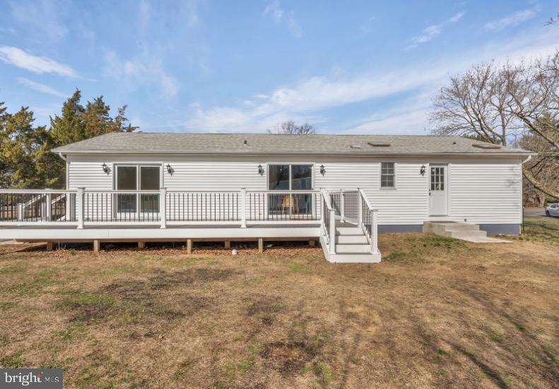 1230 Winslow Road Williamstown, NJ 08094 - Photo 6 of 34 a front view of a house with a garden