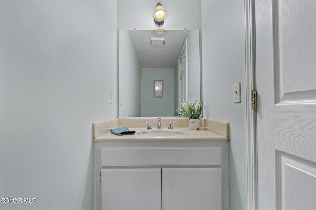 1806 Rory Lane, Unit 6 Simi Valley, CA 93063 - Photo 24 of 96 Gallery Image 24