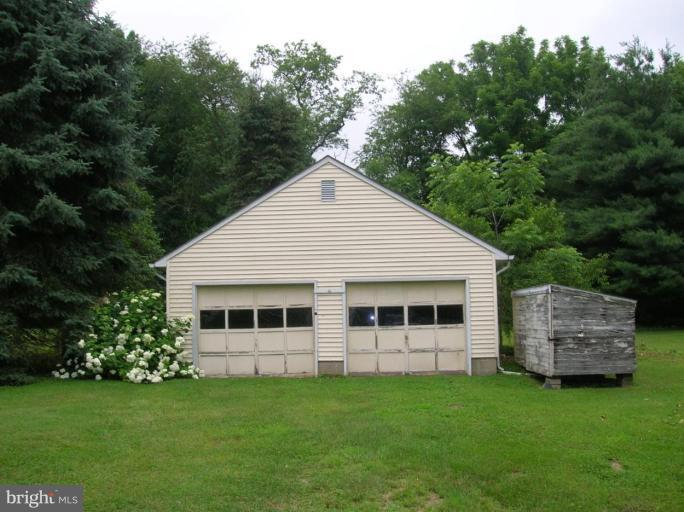 22 St Marys Road Pylesville, MD 21132 - Photo 6 of 13 Garage 1