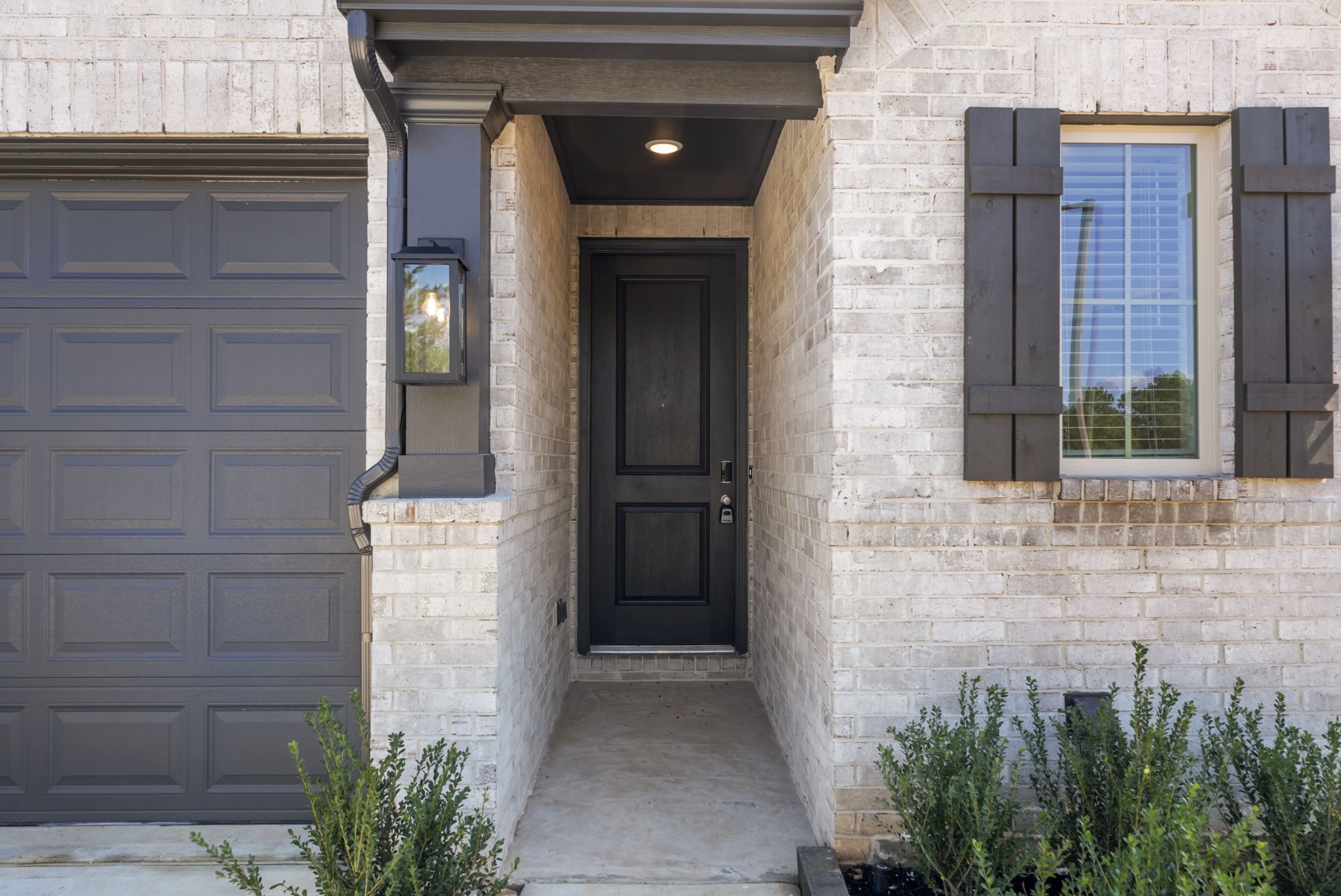 26383 Golden Pass Loop Montgomery, TX 77316 - Photo 3 of 40 a view of entrance of the house