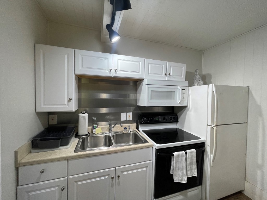 2105 Rabb Road, Unit LR Austin, TX 78704 - Photo 3 of 13