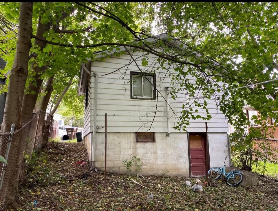 439 Malleable Street Sharon, PA 16146 - Photo 18 of 20 a view of a house with a tree