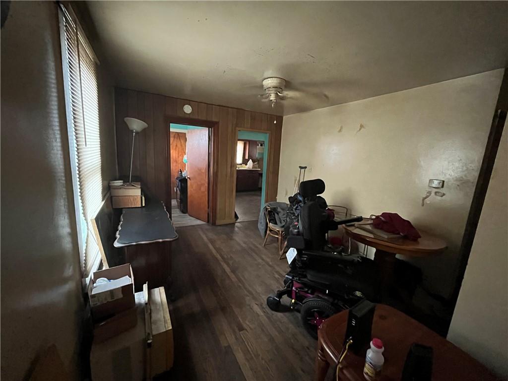 439 Malleable Street Sharon, PA 16146 - Photo 3 of 20 a hallway with a view of living room