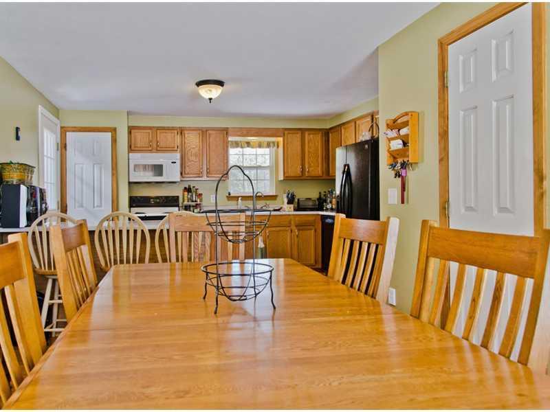117 Callahan Road Buxton, ME 04093 - Photo 16 of 29 Kitchen.