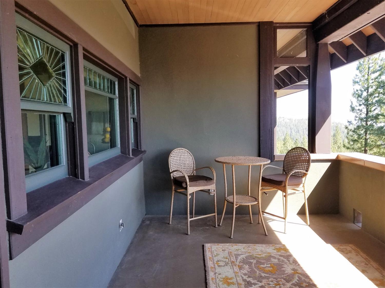 2379 Old Military Road Central Point, OR 97502 - Photo 10 of 21 Front porch off kitchen