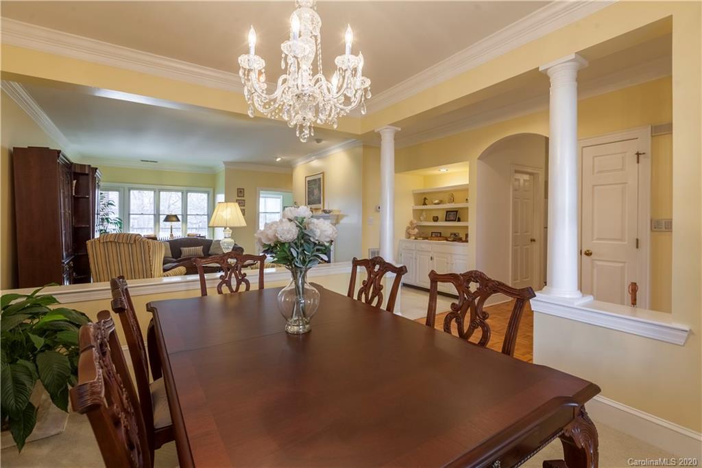 325 Queens Road, Unit 17 Charlotte, NC 28204 - Photo 2 of 25 Gallery Image 2