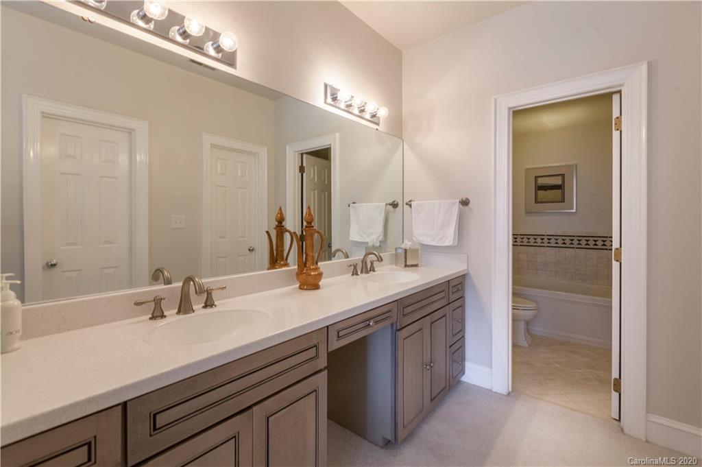 325 Queens Road, Unit 17 Charlotte, NC 28204 - Photo 19 of 25 Gallery Image 19
