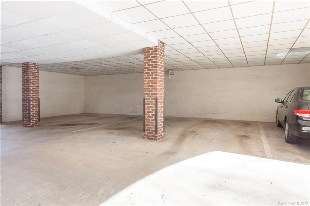325 Queens Road, Unit 17 Charlotte, NC 28204 - Photo 23 of 25 Gallery Image 23
