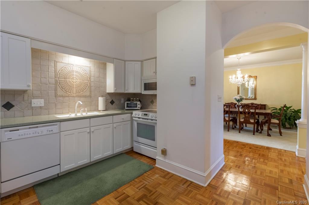 325 Queens Road, Unit 17 Charlotte, NC 28204 - Photo 9 of 25 Gallery Image 9