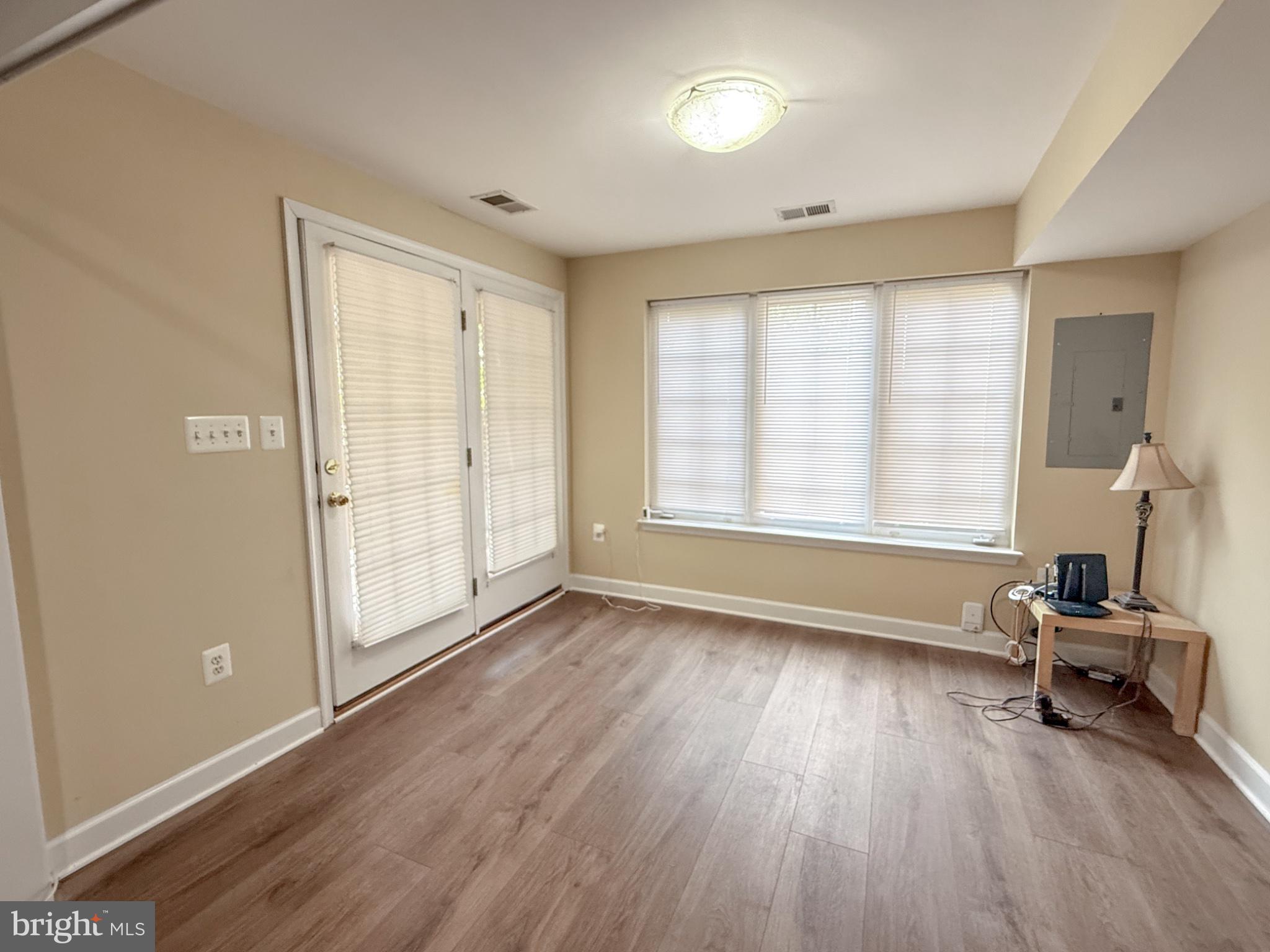 4228 Lower Drive Fairfax, VA 22030 - Photo 9 of 39 Gallery Image 9