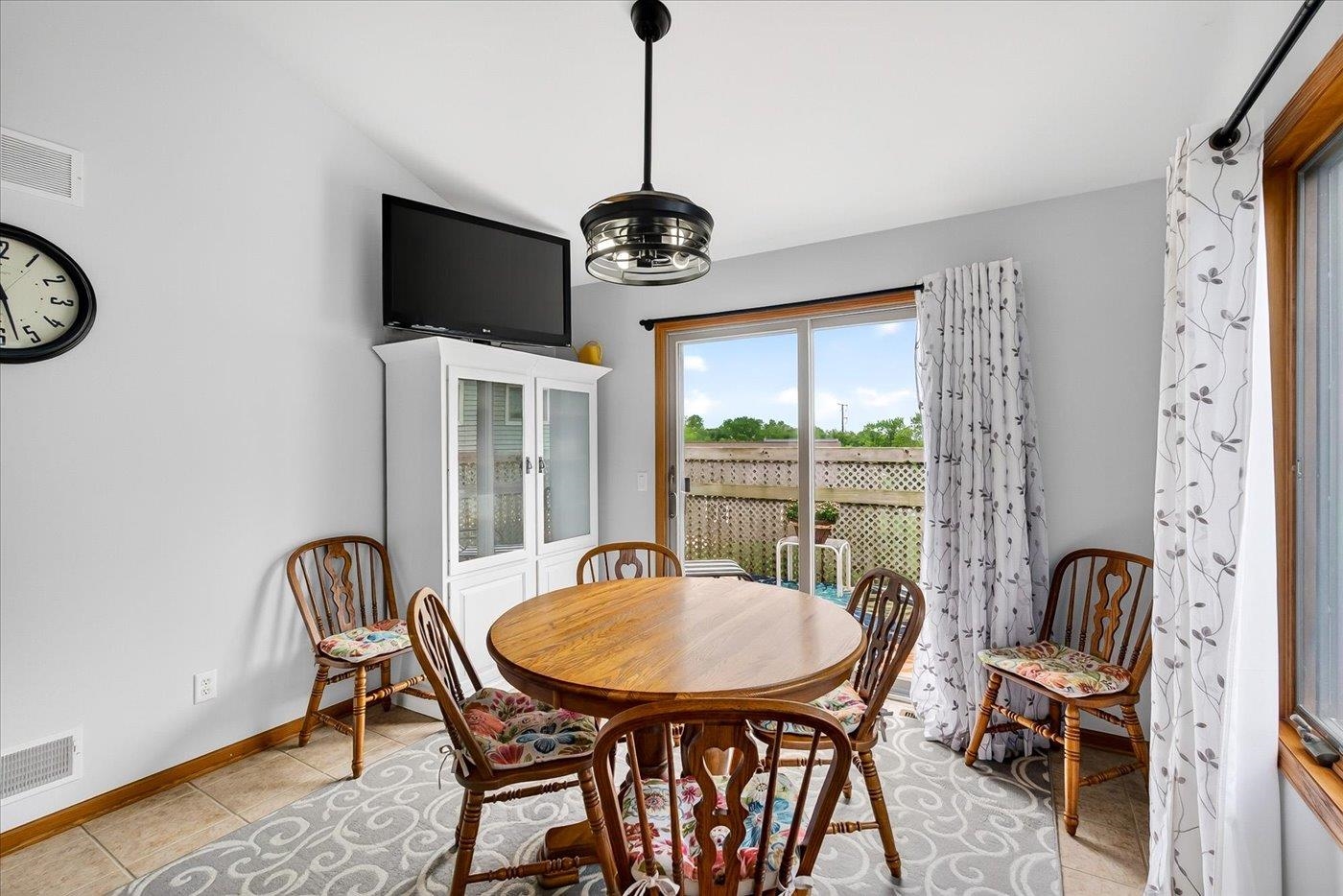 209 West Gonstead Road Mount Horeb, WI 53572 - Photo 8 of 29