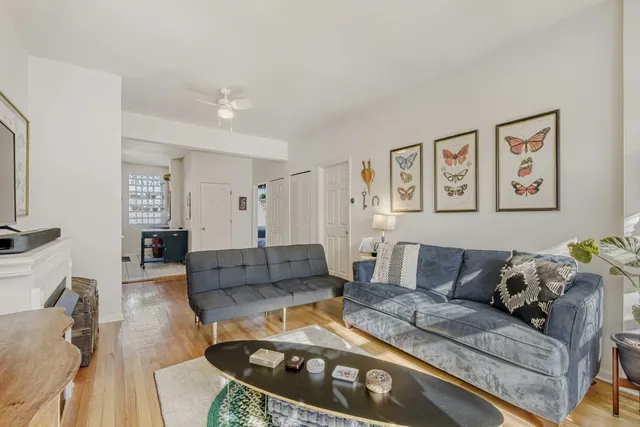 $245,000 | 3108 West Belle Plaine Avenue, Unit 3, Chicago, IL 60618