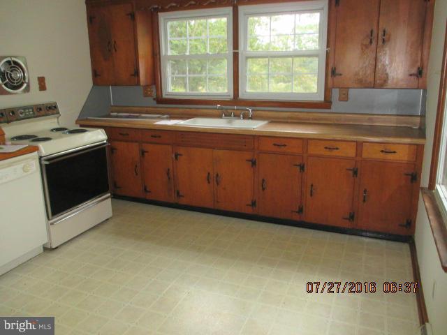 12342 Big Pool Road Clear Spring, MD 21722 - Photo 10 of 16 Kitchen