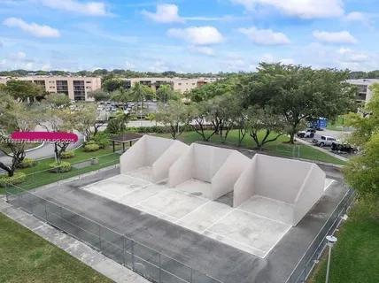 $269,000 | 8420 Southwest 133rd Avenue Road, Unit 422, Miami, FL 33183