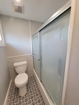 $1,995 | 10 Hiddink Street, Sayville, NY 11782