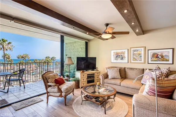 $2,149,000 | 405 Avenida Granada, Unit 409, San Clemente, CA 92672