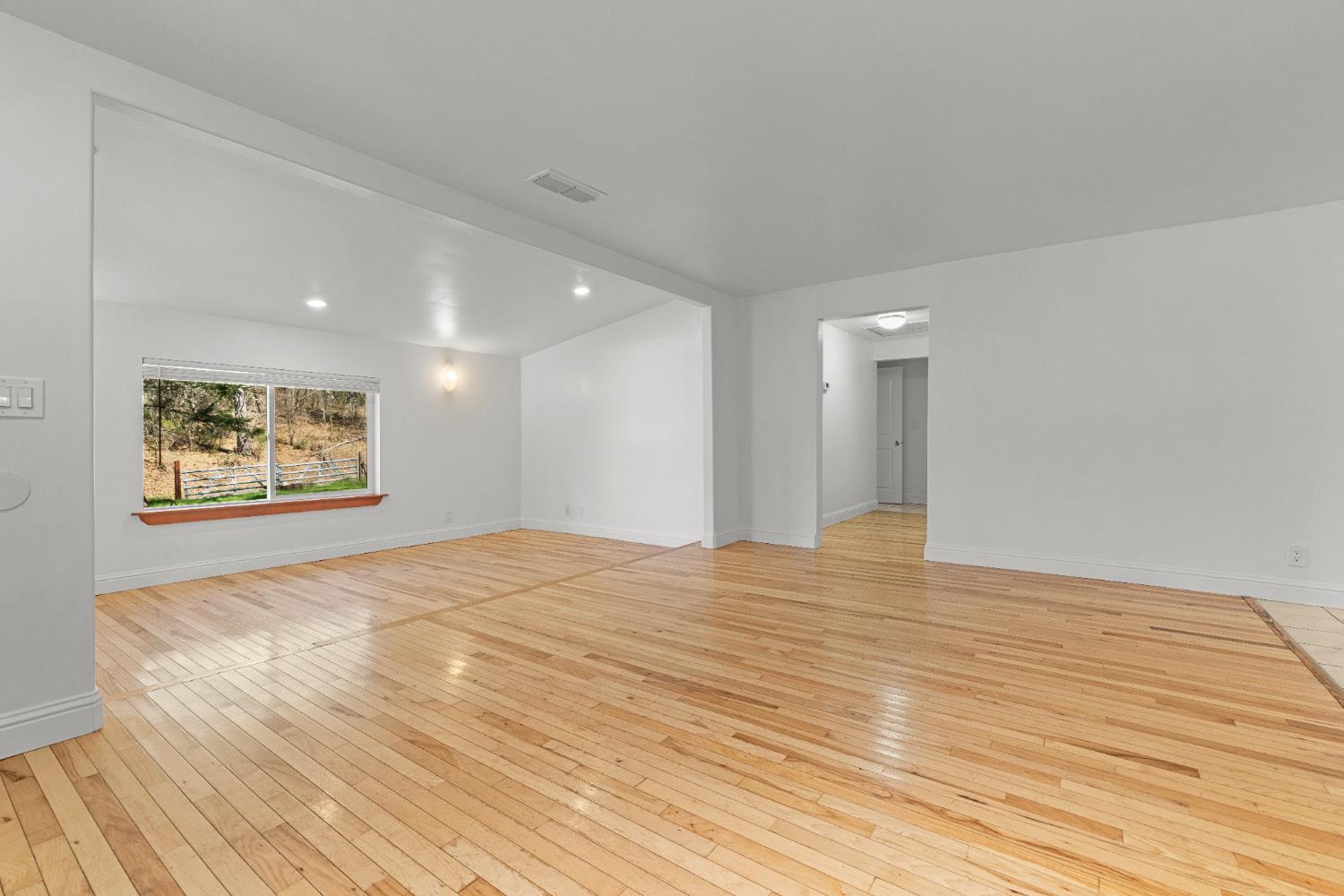 881 Livingston Road Meadow Vista, CA 95722 - Photo 5 of 31