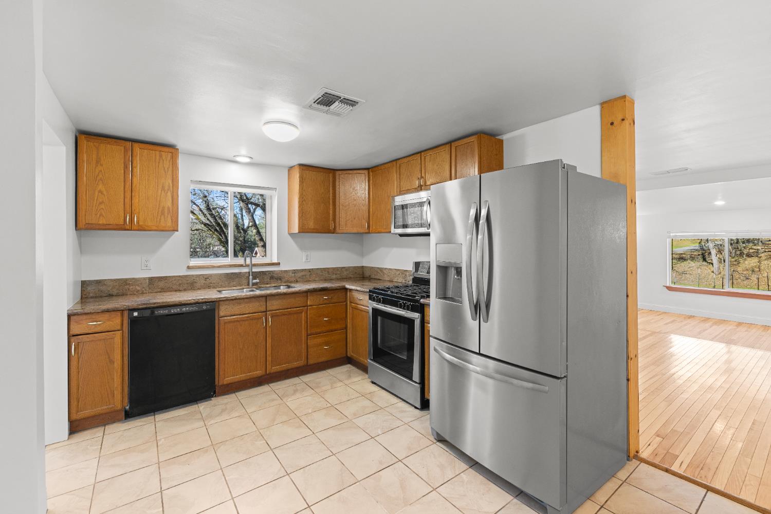 881 Livingston Road Meadow Vista, CA 95722 - Photo 8 of 31