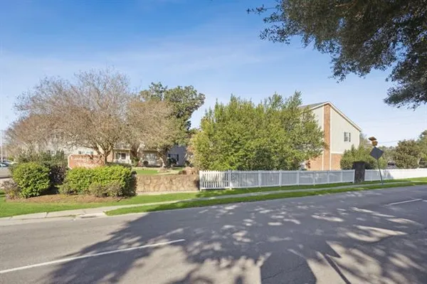$1,500 | 736 Village Road, Unit H, Kenner, LA 70065