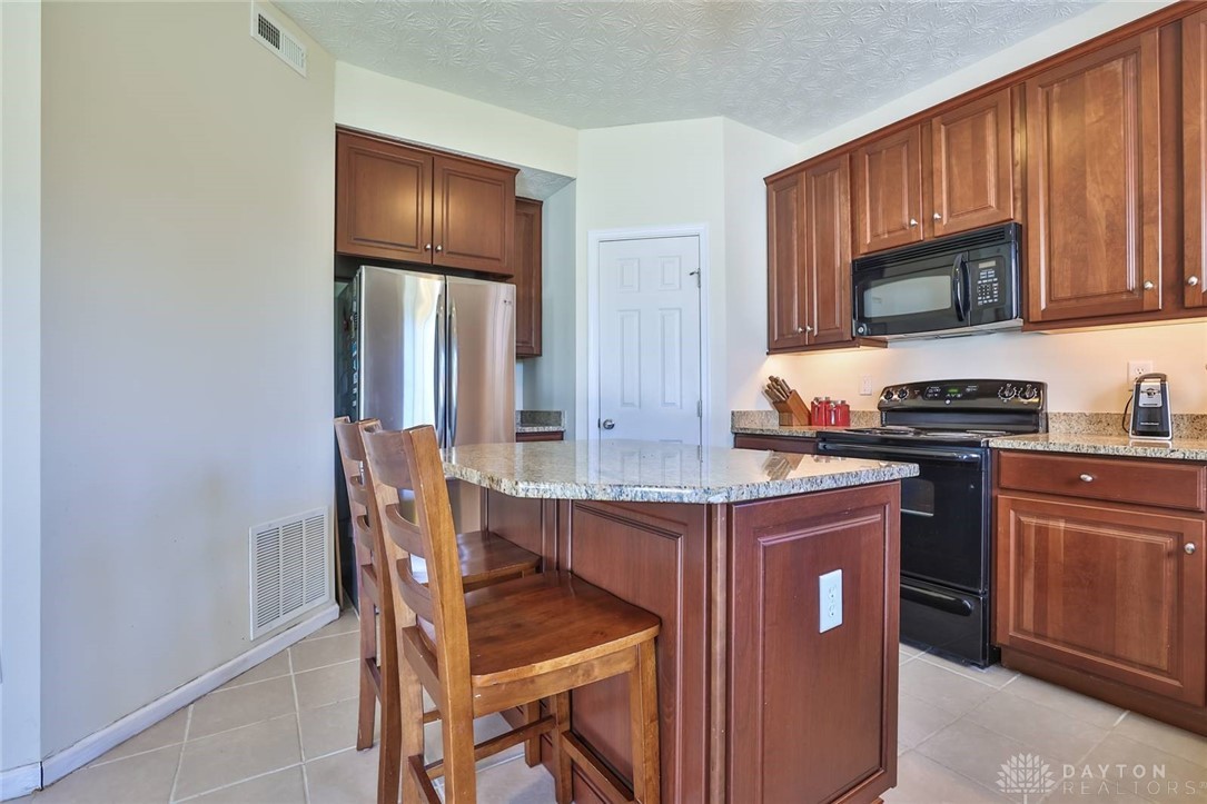 1929 Spring Ridge Drive Xenia, OH 45385 - Photo 14 of 33