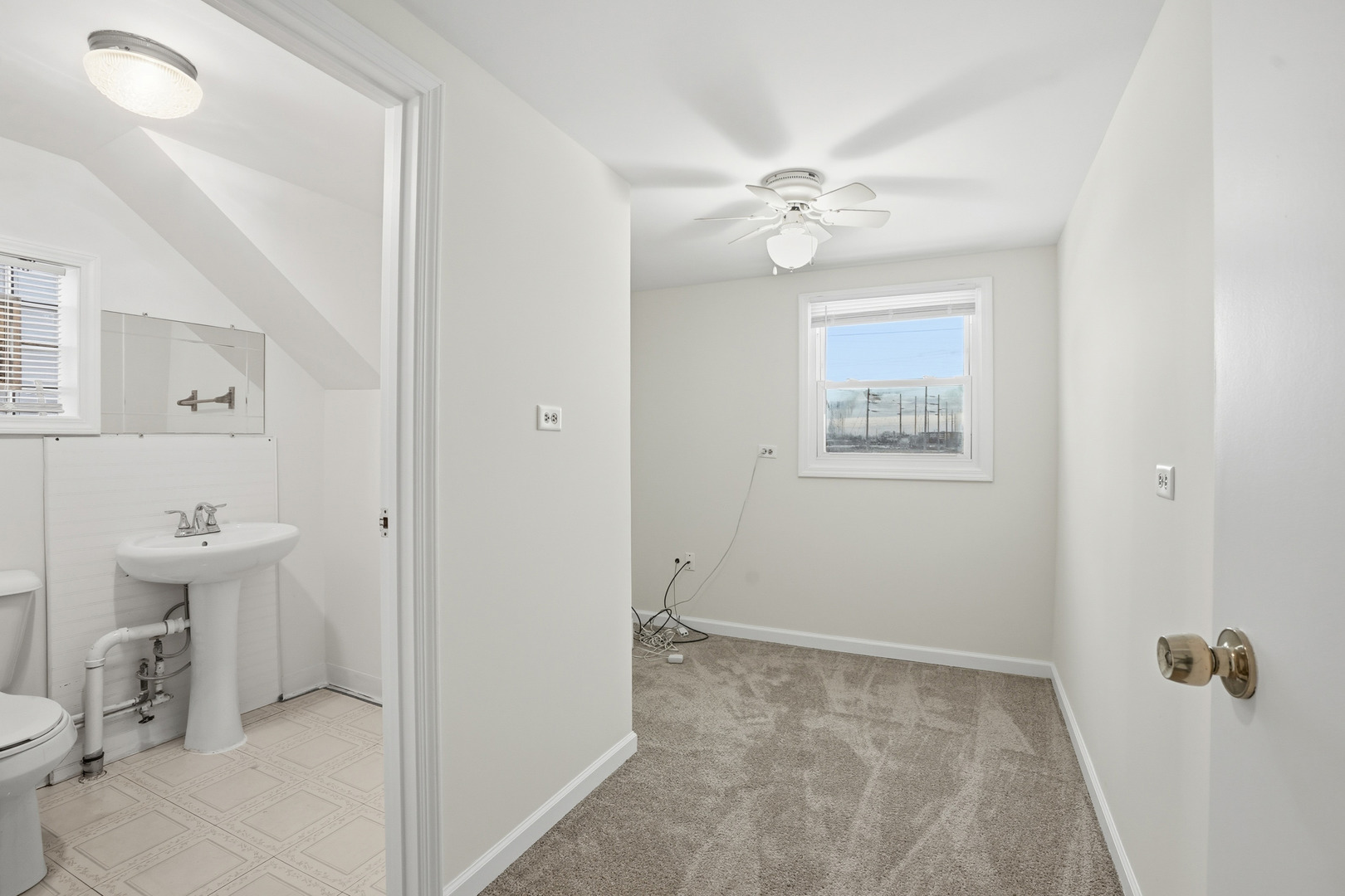 11056 South State Line Road Chicago, IL 60617 - Photo 13 of 20