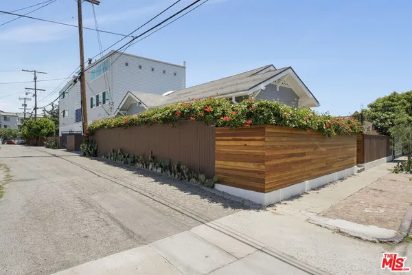 $6,200 | 320 4th Avenue, Unit 1, Venice, CA 90291