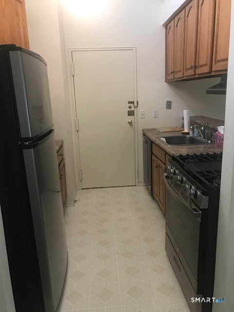 8 Stebbins Close, Unit 8 Ridgefield, CT 06877 - Photo 4 of 15