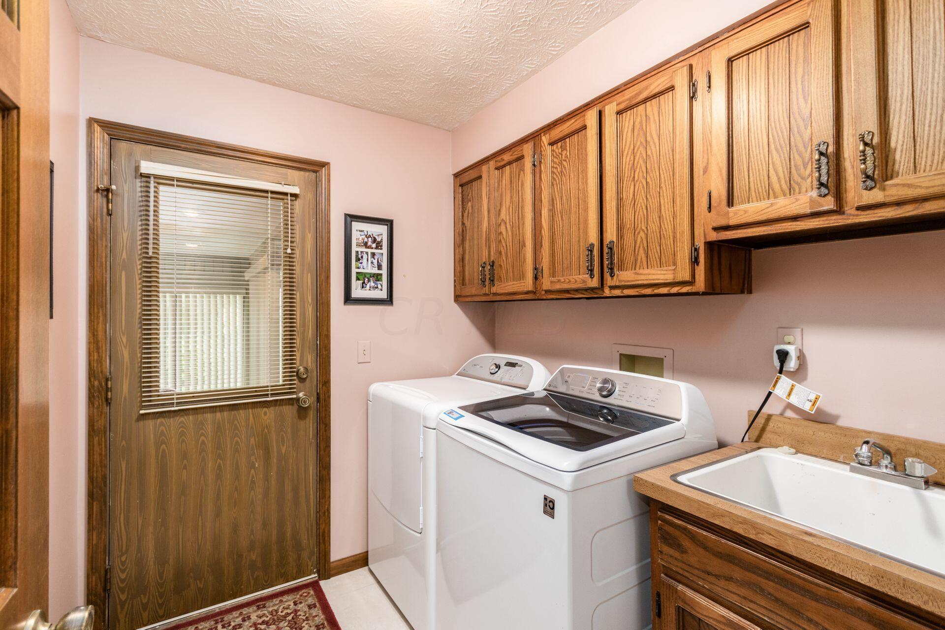 1000 Ravine Ridge Drive Columbus, OH 43085 - Photo 18 of 34 Laundry